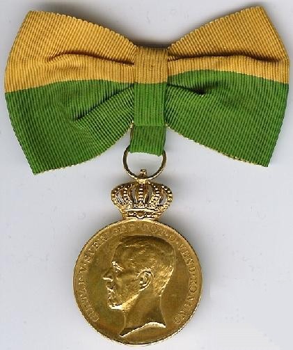 Medalj för dam. Foto: Gunnar Bengtsson